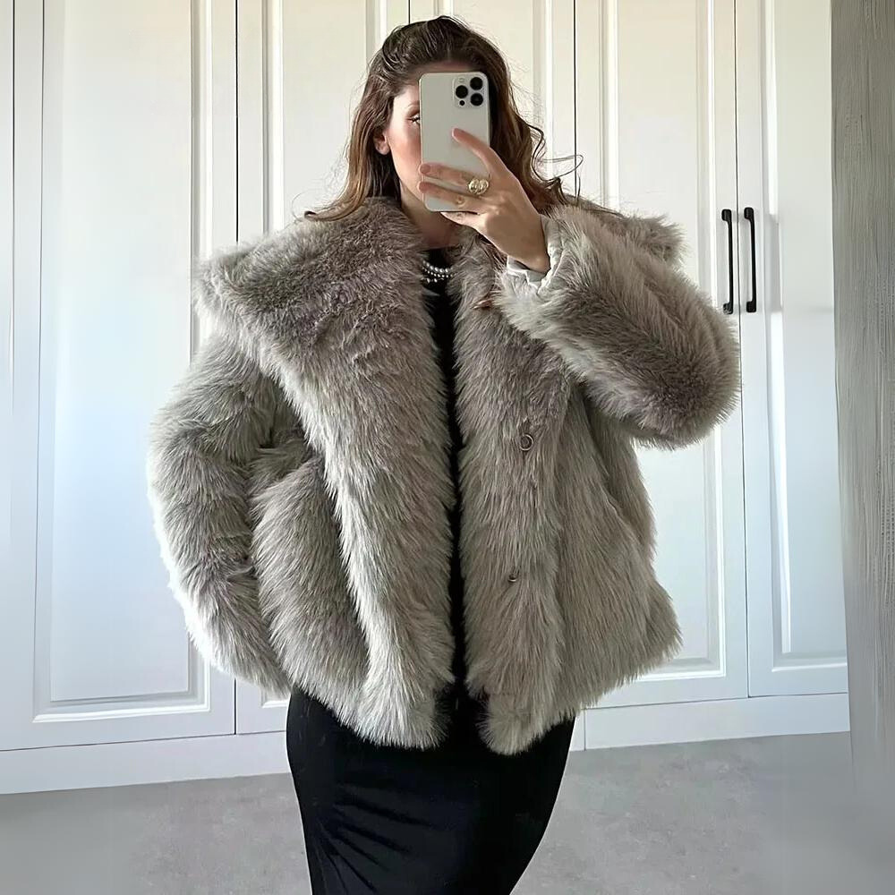 Stella - Luxe Faux Fur Coat